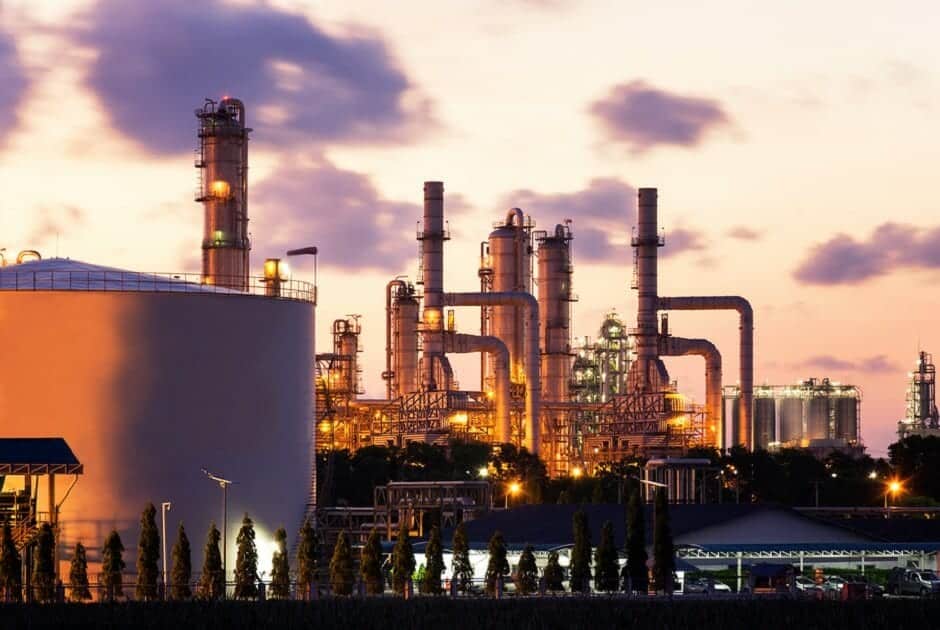 Bloomberg announced the first ever change of the leader in oil refining
