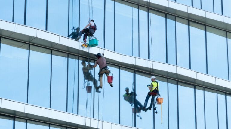 Industrial climber crashed to death in Kazakhstan 
